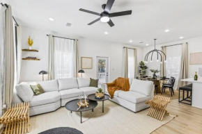 Galveston Retreat-Walk to Beach, Dog-Friendly Yard